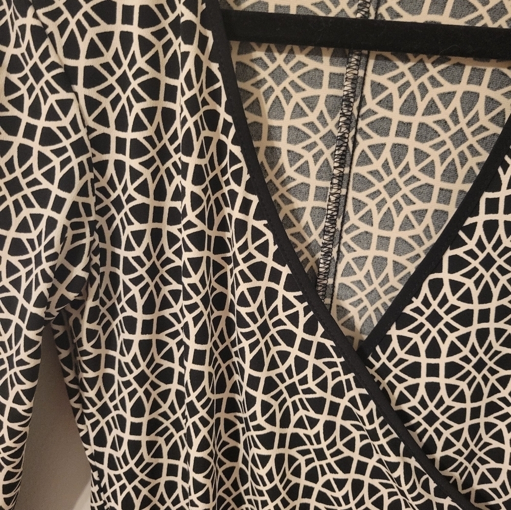 City Triangles Womens Black And Cream Babydoll V-Neck Wrap Dress. Office Sz M - Picture 5 of 10